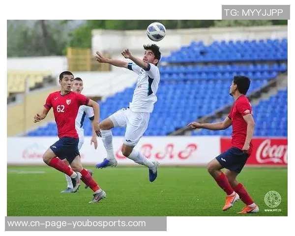 自由足球技巧解析马赛回旋的魅力与实战应用探讨 自由足球技巧解析马赛回旋的魅力与实战应用探讨