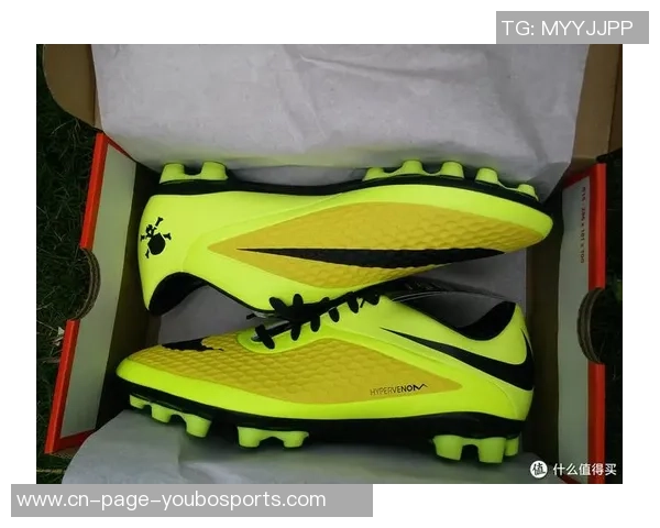 耐克足球服套装助你在球场上尽显风采与实力的完美选择